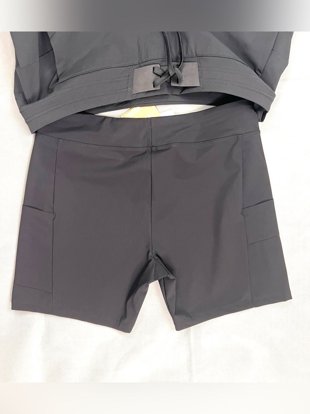 ON Cloud Running Hybrid Shorts Men's L Large Black Athletic Training Gym Workout - Picture 10 of 10